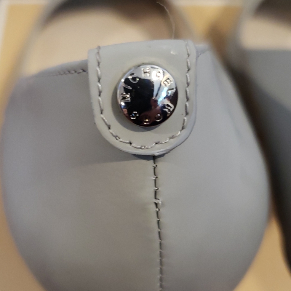 Shoe - Picture 4 of 5